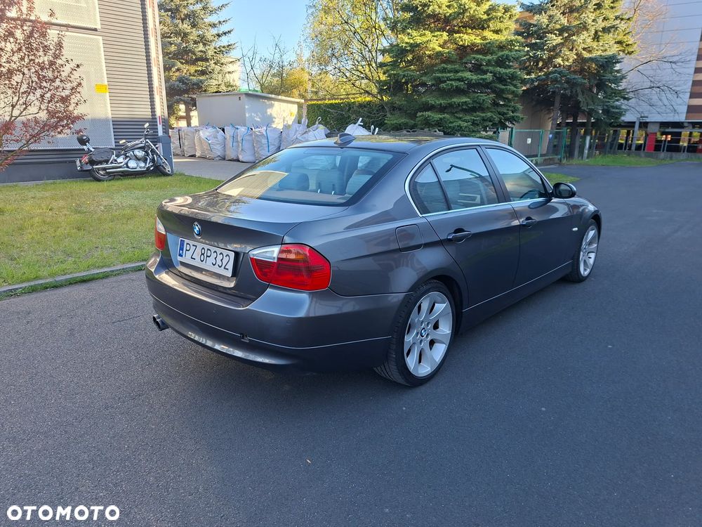 BMW Seria 3 330i - 4