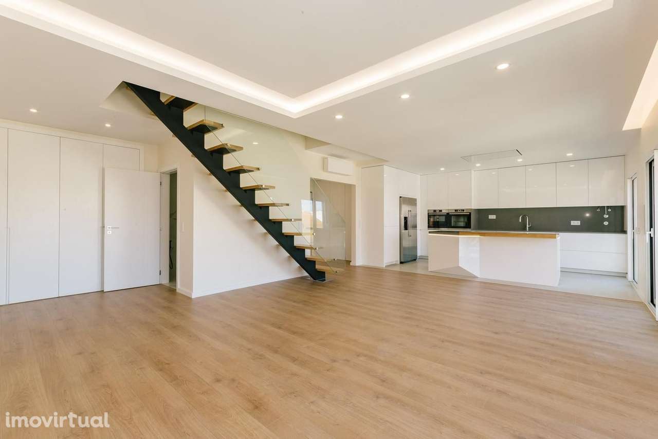 Duplex T4 com piscina, Alcochete - Grande imagem: 3/45