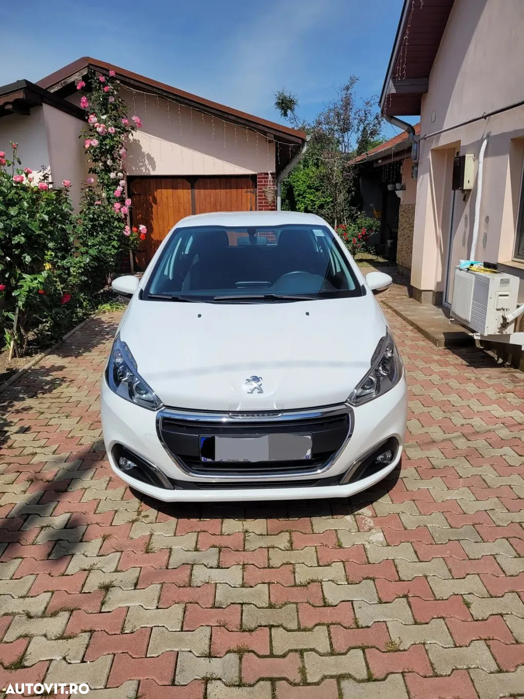 Peugeot 208 1.2 L PureTech Allure - 5