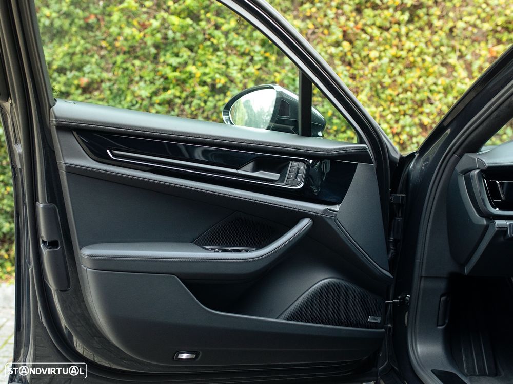 Porsche Panamera Turbo E-Hybrid - 30