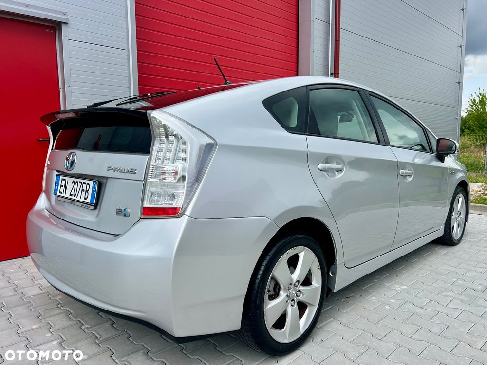 Toyota Prius (Hybrid) Executive - 4