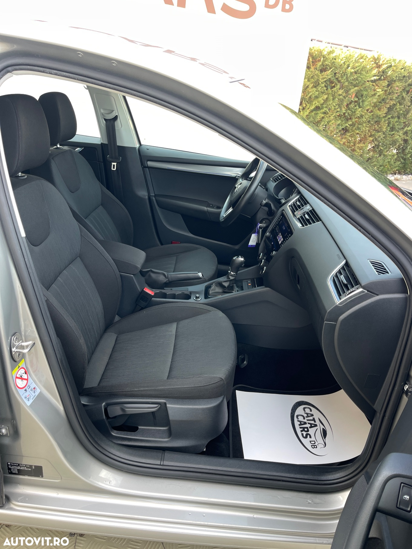 Skoda Octavia 1.6 TDI DSG Style - 21
