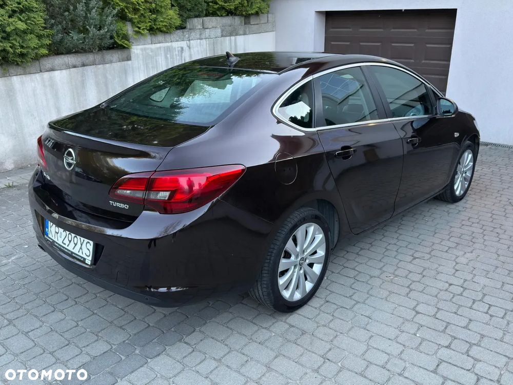 Opel Astra 1.4 T Cosmo - 3