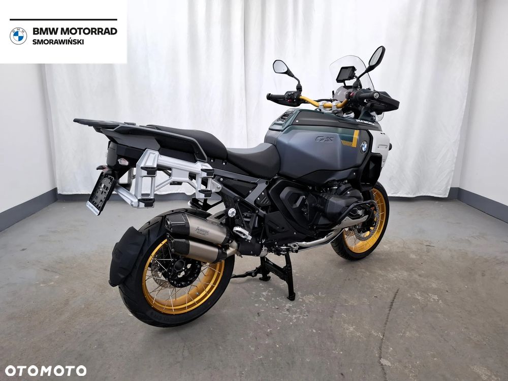 BMW R - 8