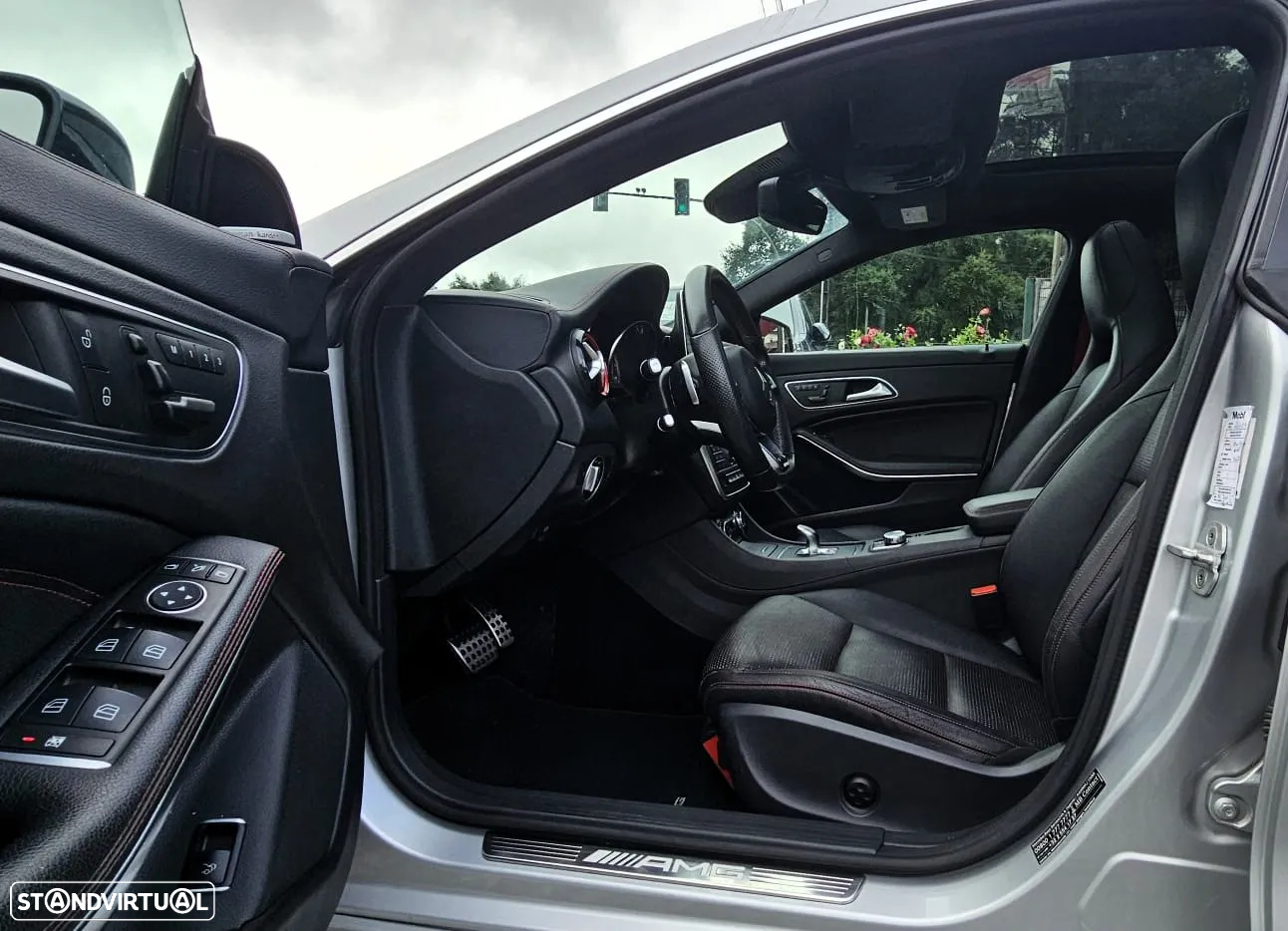 Mercedes-Benz CLA 45 AMG 4Matic 7G-DCT - 32