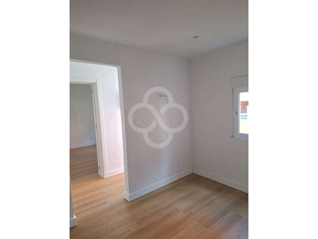Excelente Apartamento T1 Novo em Camarate - Estilo Open Space - Grande imagem: 4/20