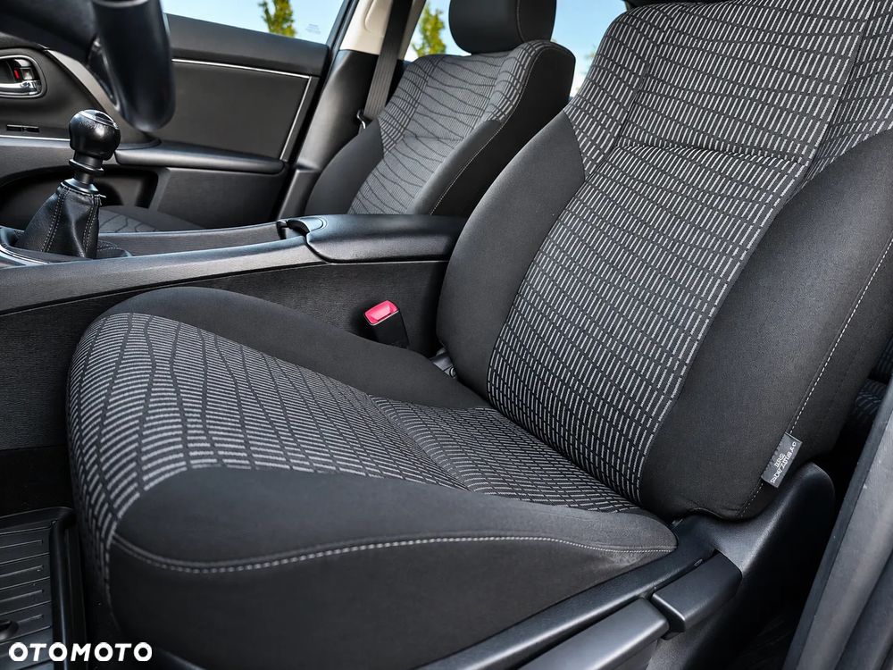 Toyota Avensis 1.8 Sol plus NAVI - 11