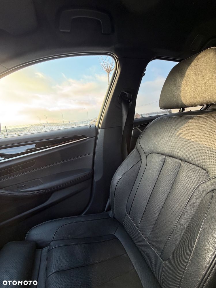 BMW Seria 5 530d Sport Line sport - 12