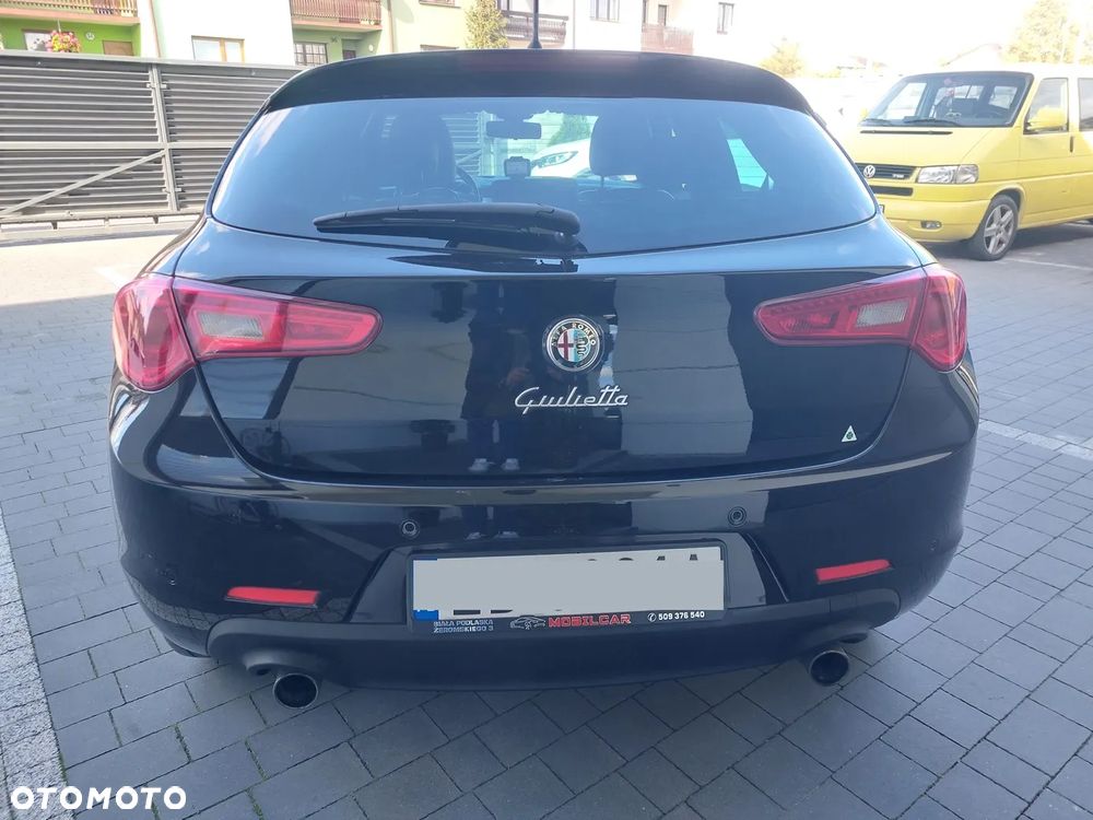 Alfa Romeo Giulietta 2.0 JTDM Distinctive - 8