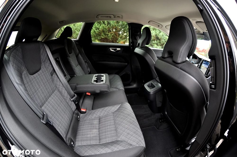 Volvo XC 60 B4 B Geartronic Momentum Pro - 20
