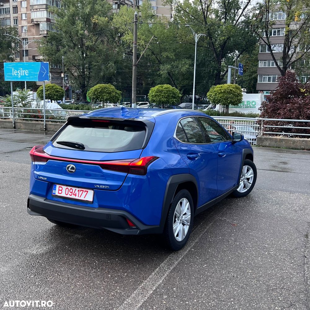 Lexus UX - 18