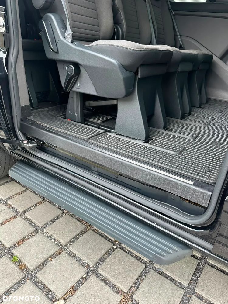 Ford Tourneo Custom - 30
