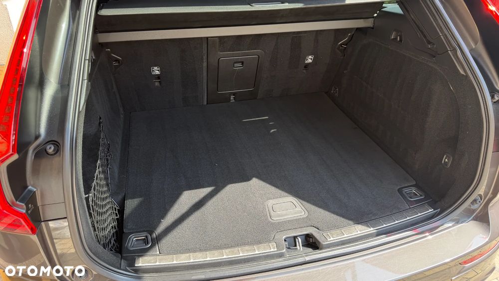 Volvo XC 60 B4 D Geartronic Momentum Pro - 31
