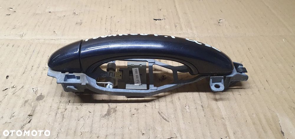 Klamka prawy tył tylna prawa VW Touareg LC9Z 7L0839886A - 2