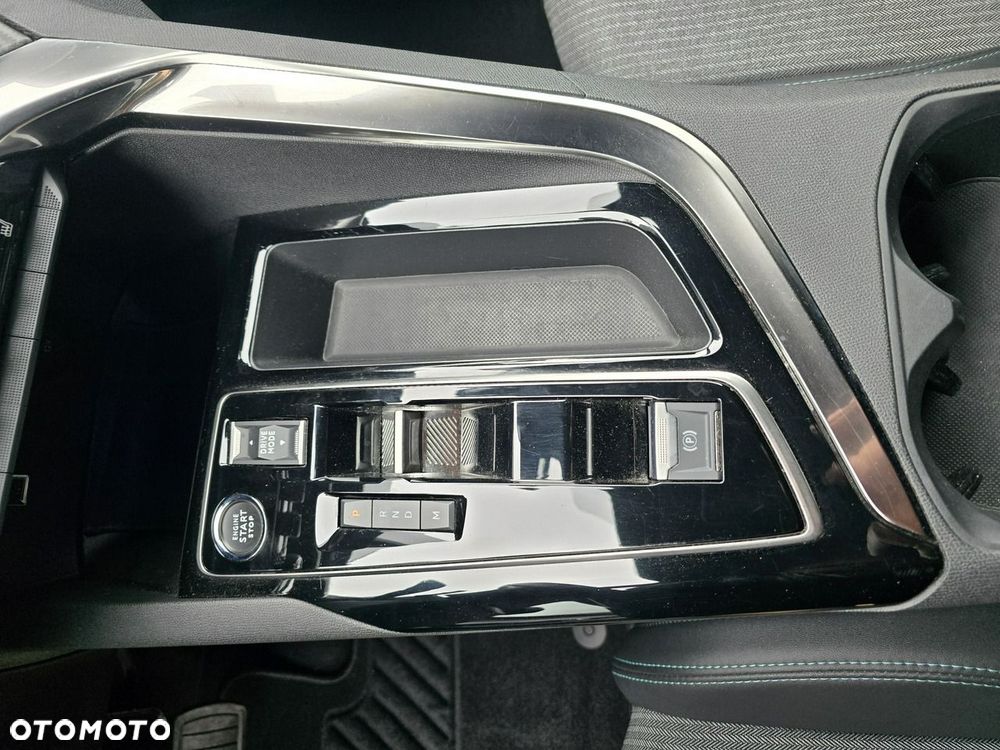 Peugeot 3008 PureTech 130 Stop & Start GPF EAT8 Allure Pack - 22
