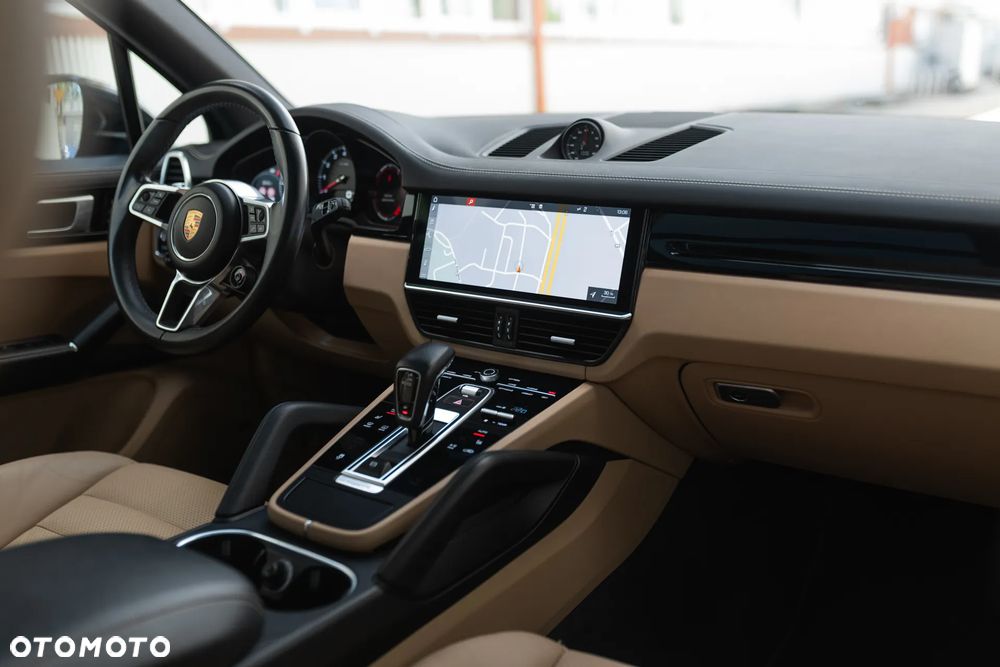 Porsche Cayenne Standard - 28