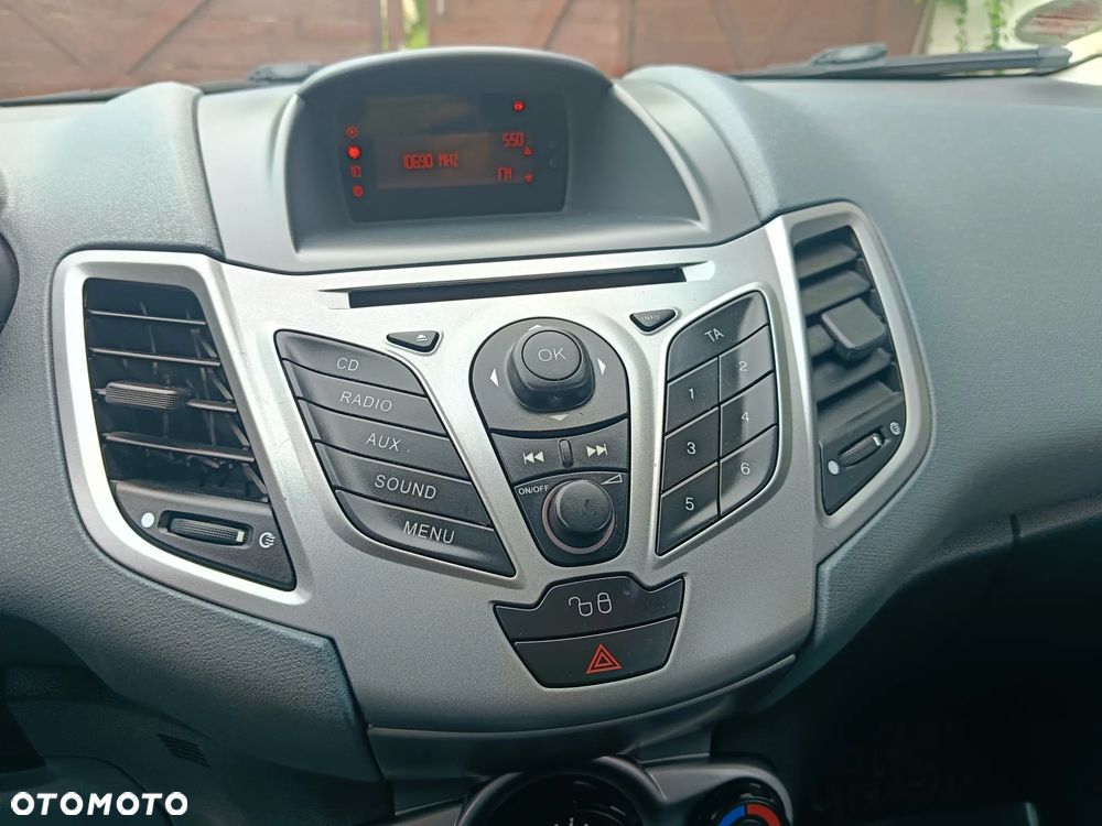 Ford Fiesta 1.25 Celebration - 14