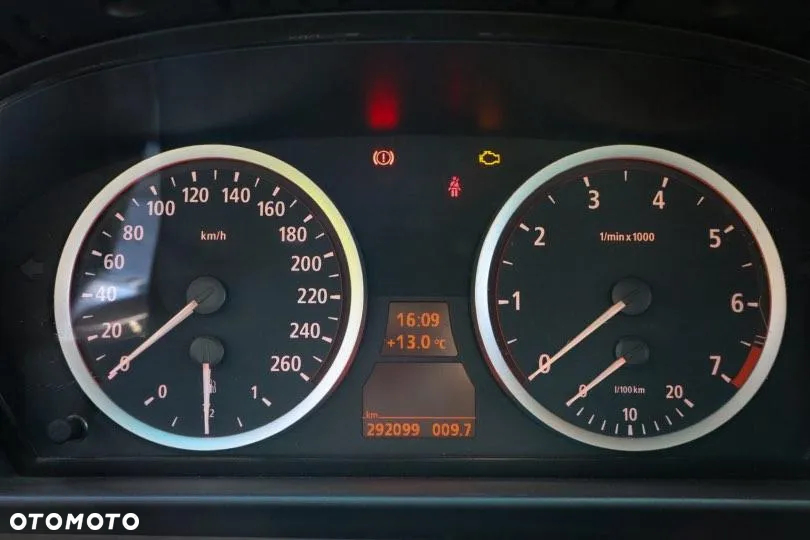 BMW Seria 5 520i - 14