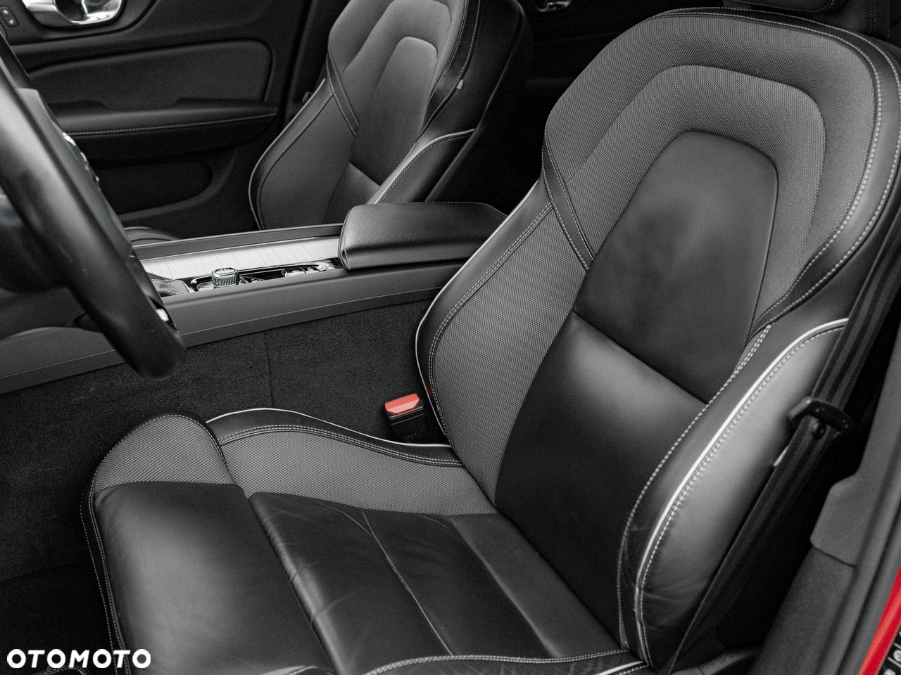 Volvo S60 T6 AWD R-Design - 16