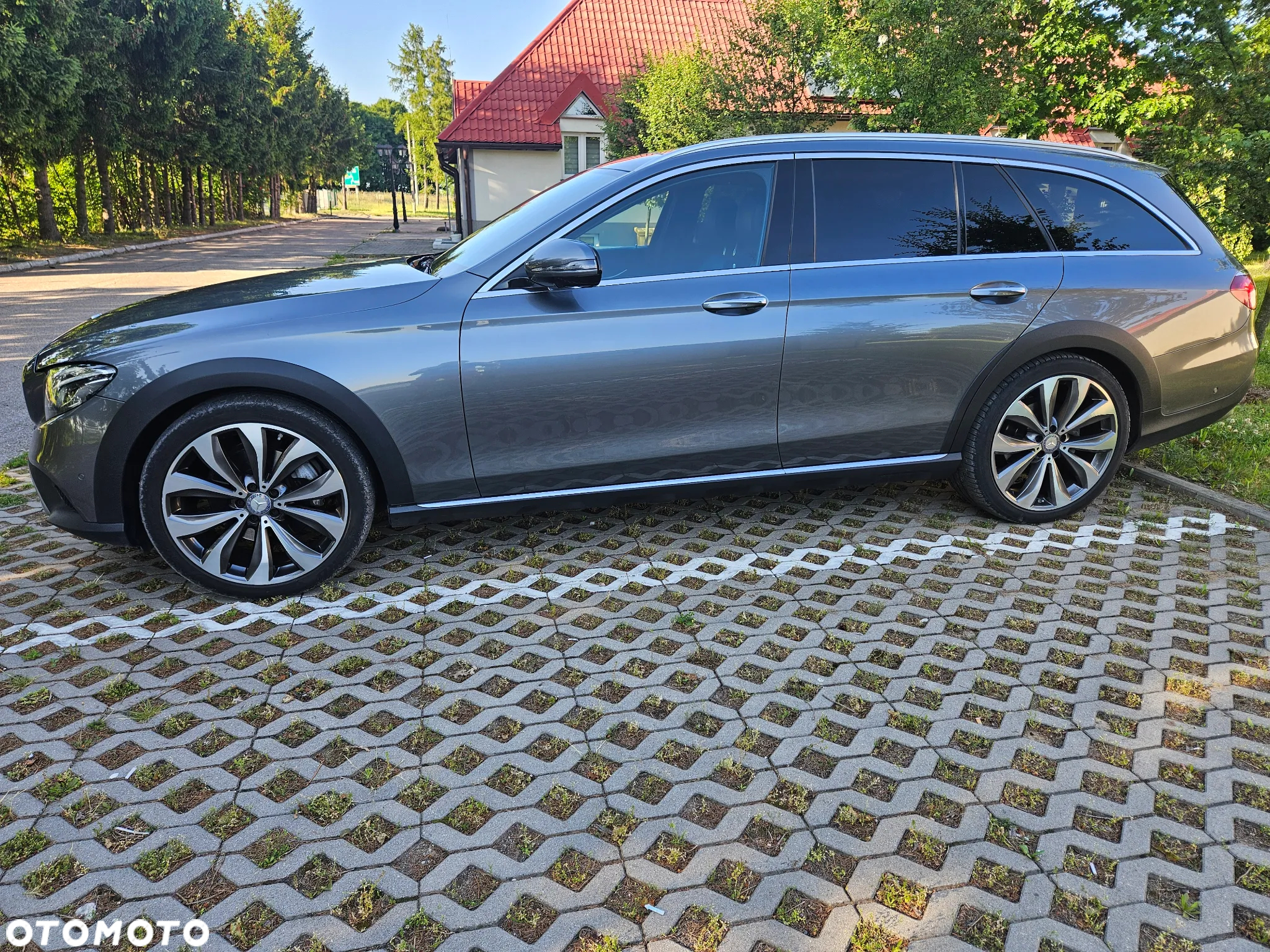 Mercedes-Benz Klasa E 220 d 4-Matic All-Terrain - 2