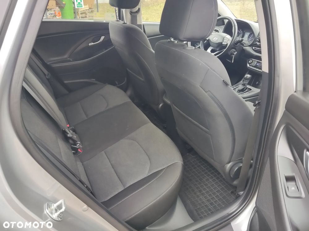 Hyundai i30 1.5 T-GDI 48V Comfort DCT - 11