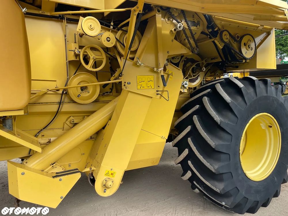 New Holland TX 66 - 9