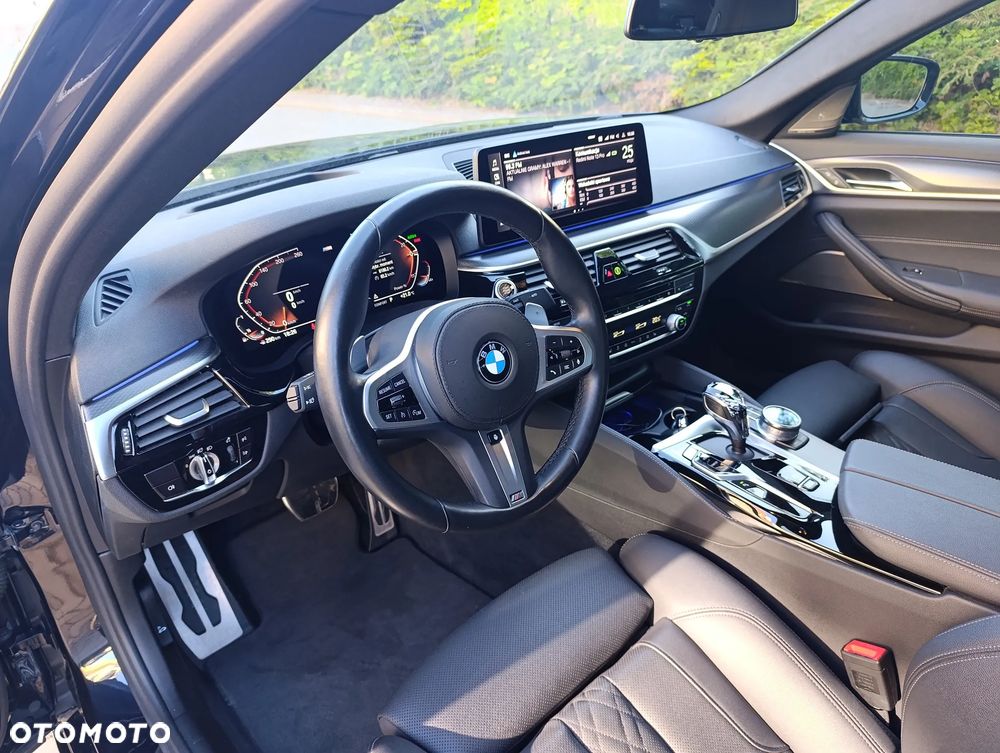 BMW Seria 5 540i xDrive M Sport Edition - 29