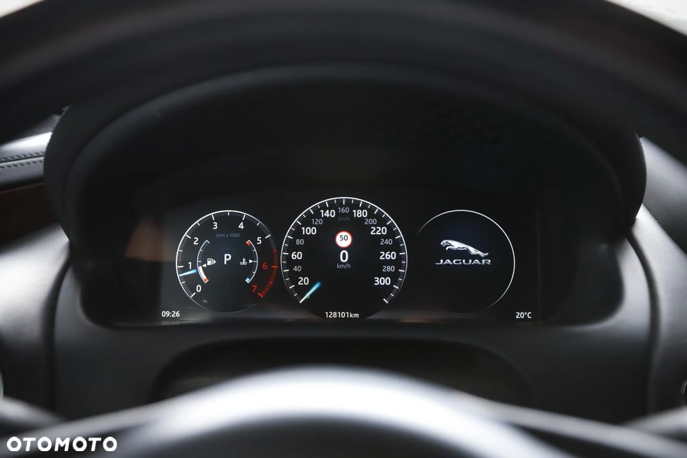 Jaguar XJ 3.0 T AWD LWB Portfolio - 22