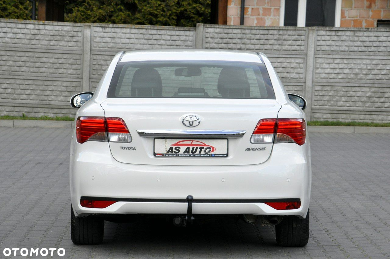 Toyota Avensis 2.0 Multidrive S Executive - 16