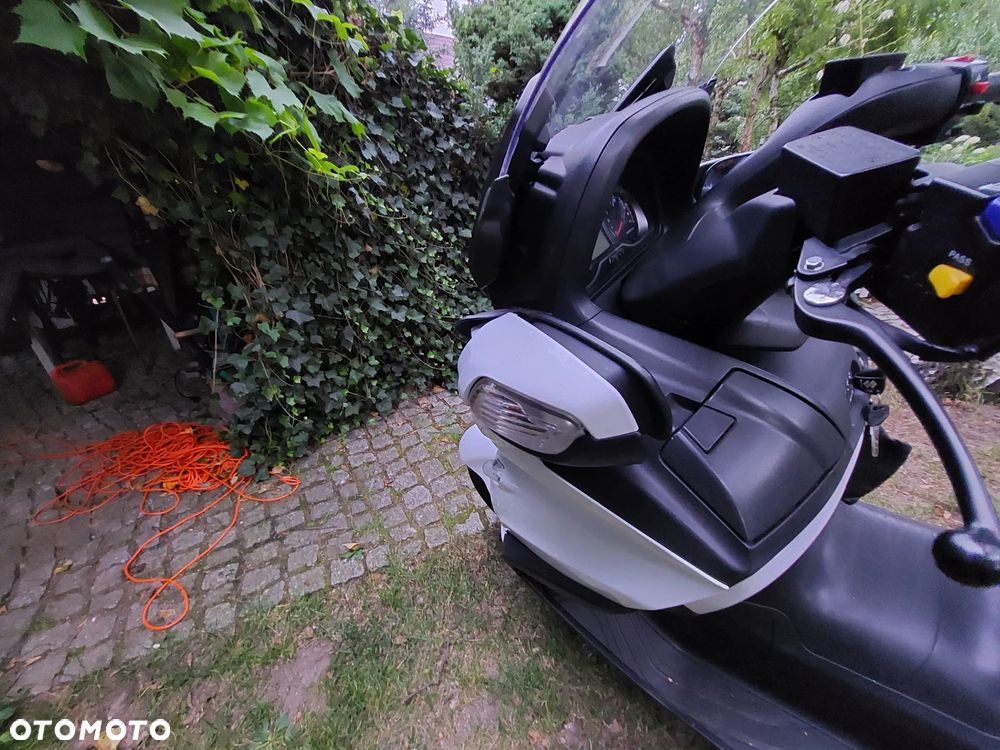 Suzuki Burgman - 5