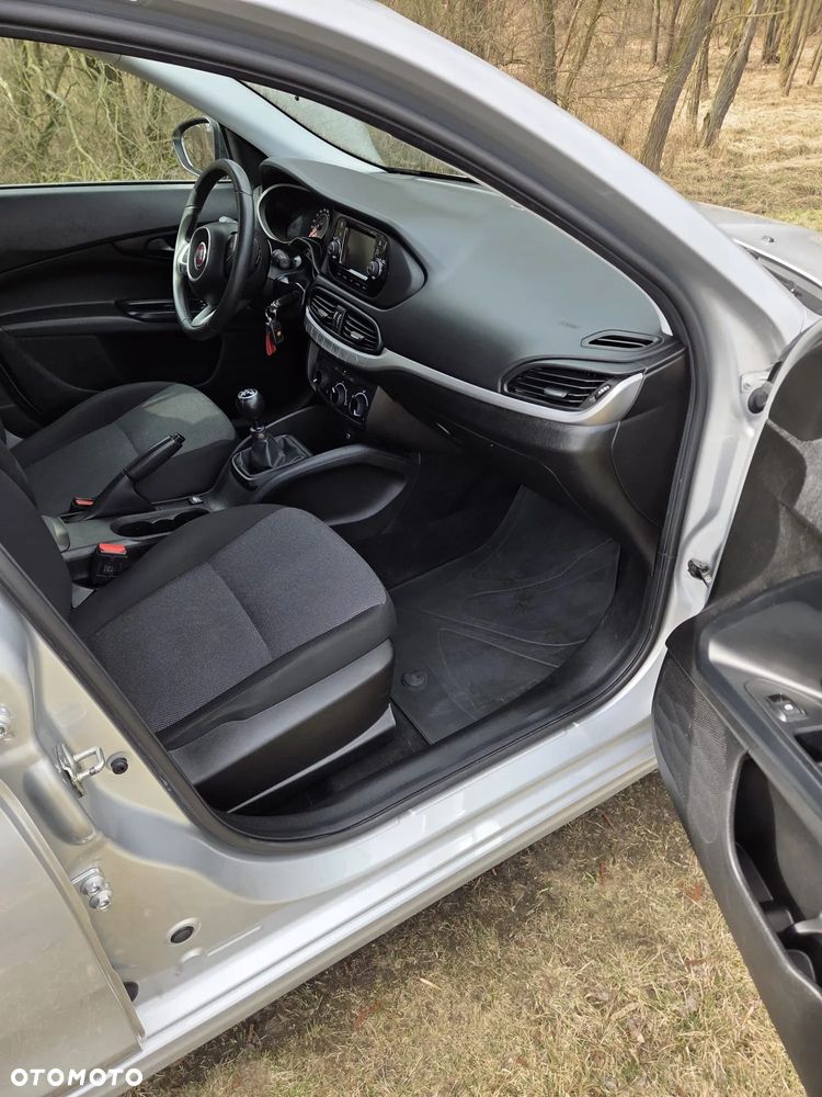 Fiat Tipo 1.4 T-Jet 16v Street - 12