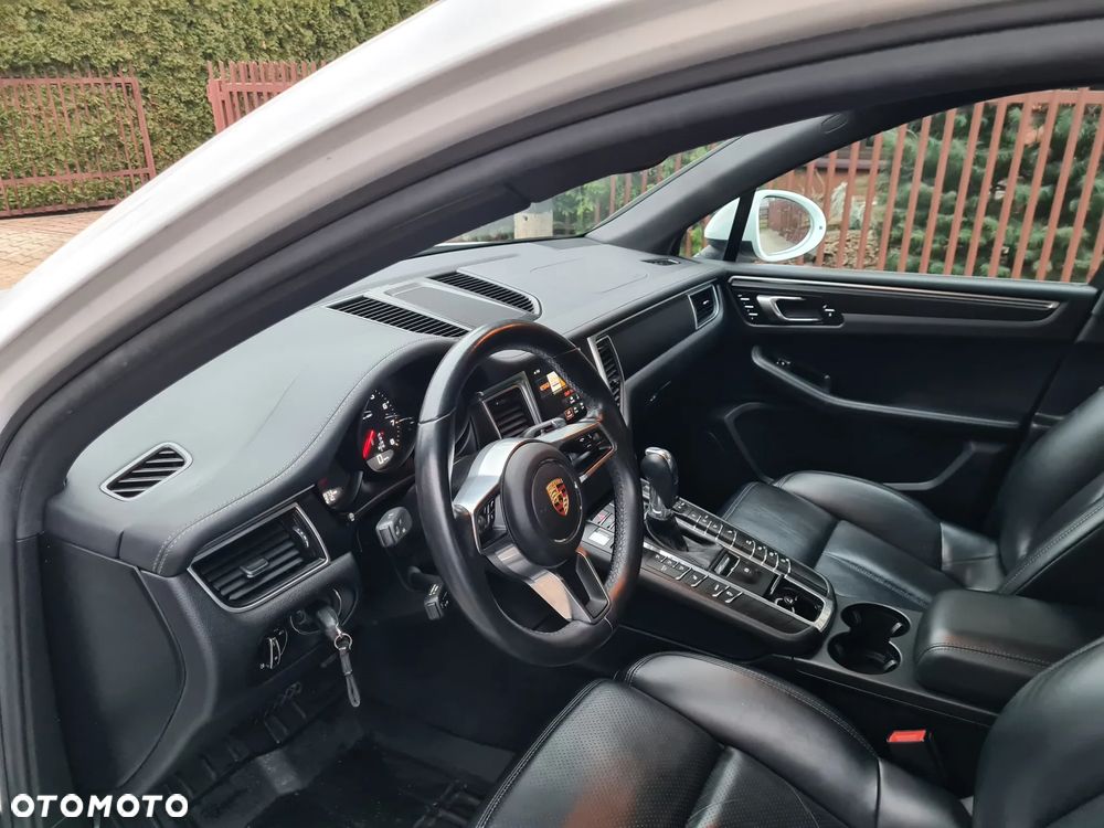 Porsche Macan Standard - 14