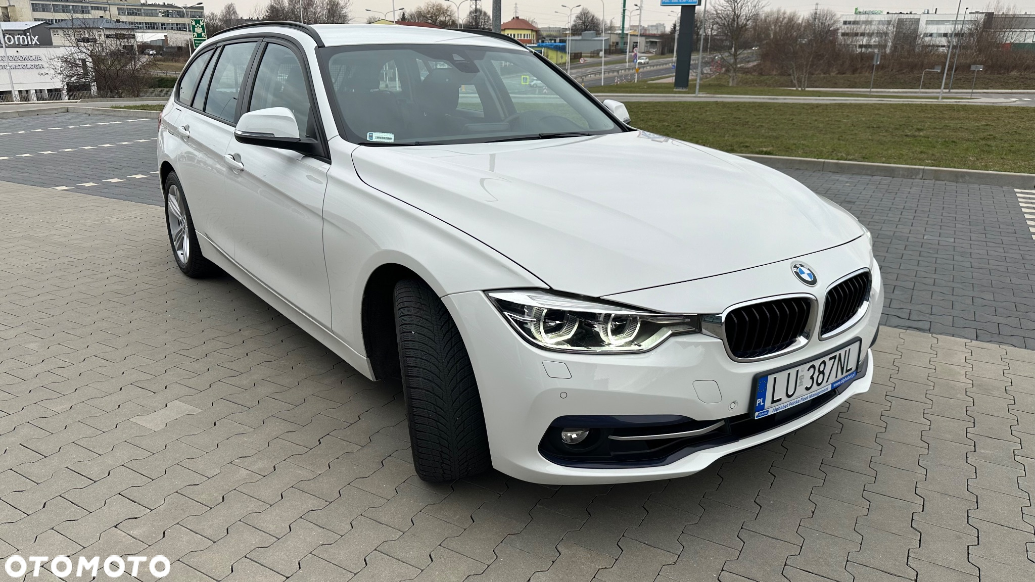 BMW Seria 3 330i xDrive Sport Line Shadow sport - 14