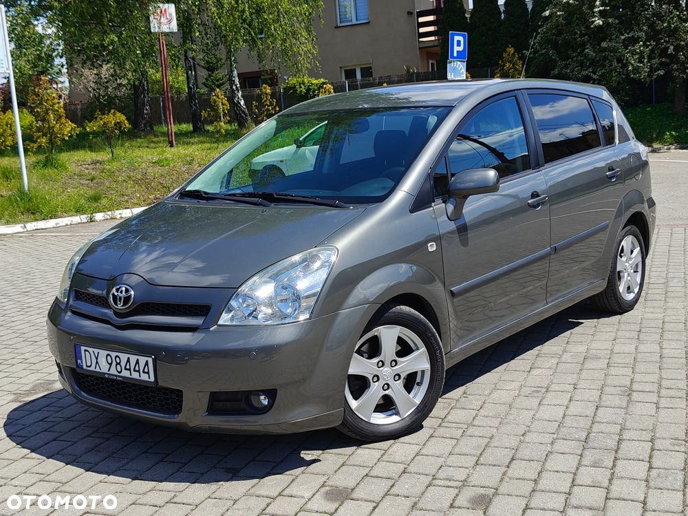 Toyota Corolla Verso 2.2 D-4D DPF Executive - 1