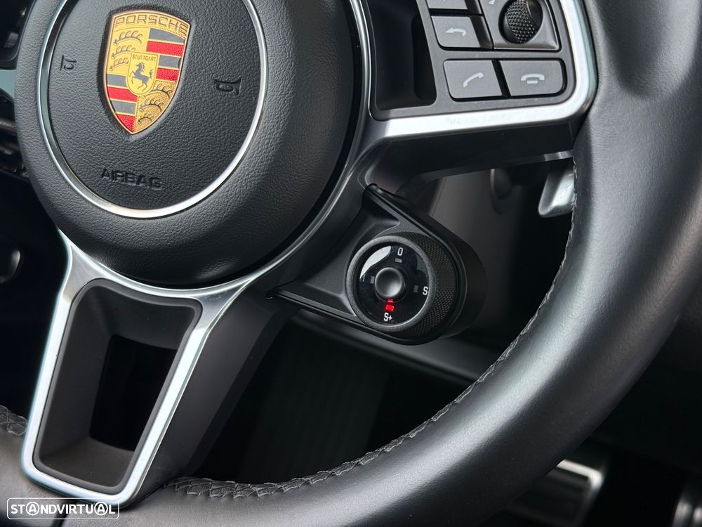 Porsche Cayenne Coupé S Platinum Edition - 38