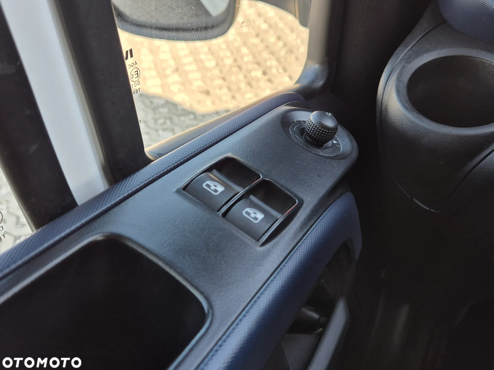 Iveco Daily 35S14 Hi-Matic, Kontener 8PAL, klimatyzacja - 10