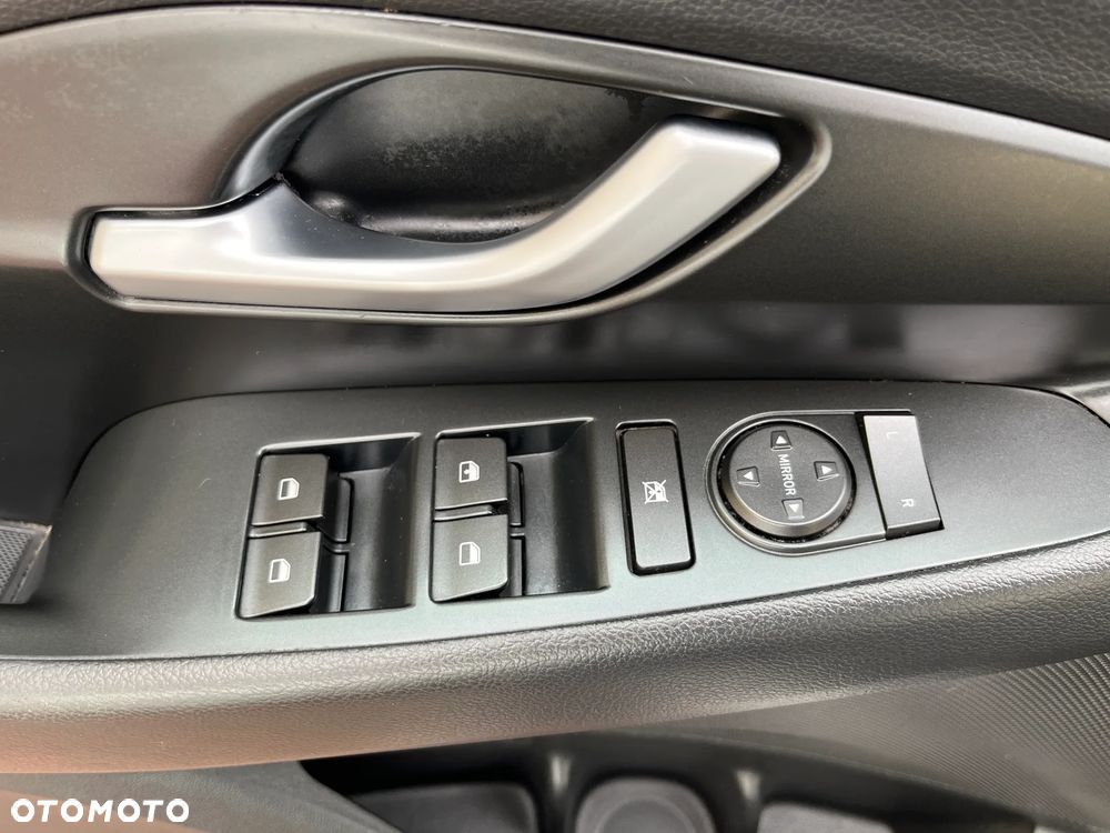 Hyundai i30 1.4 Classic + - 16