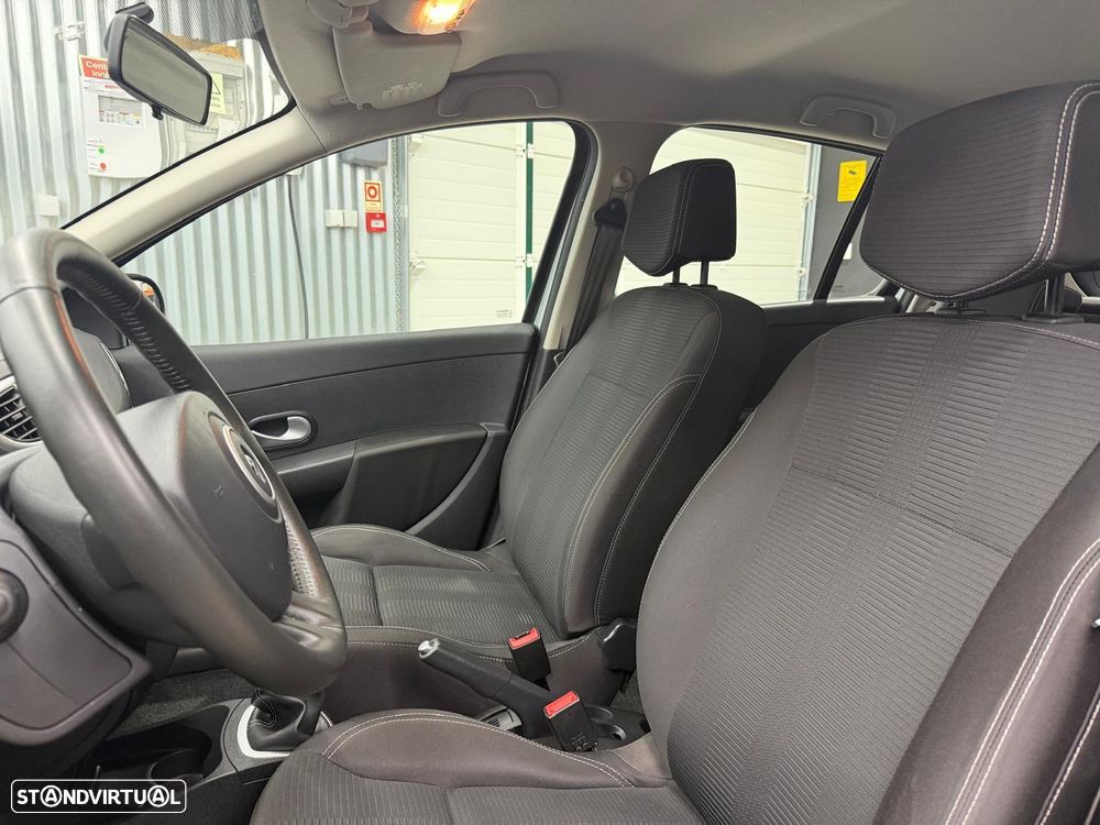 Renault Clio 1.2 16V Dynamique - 10