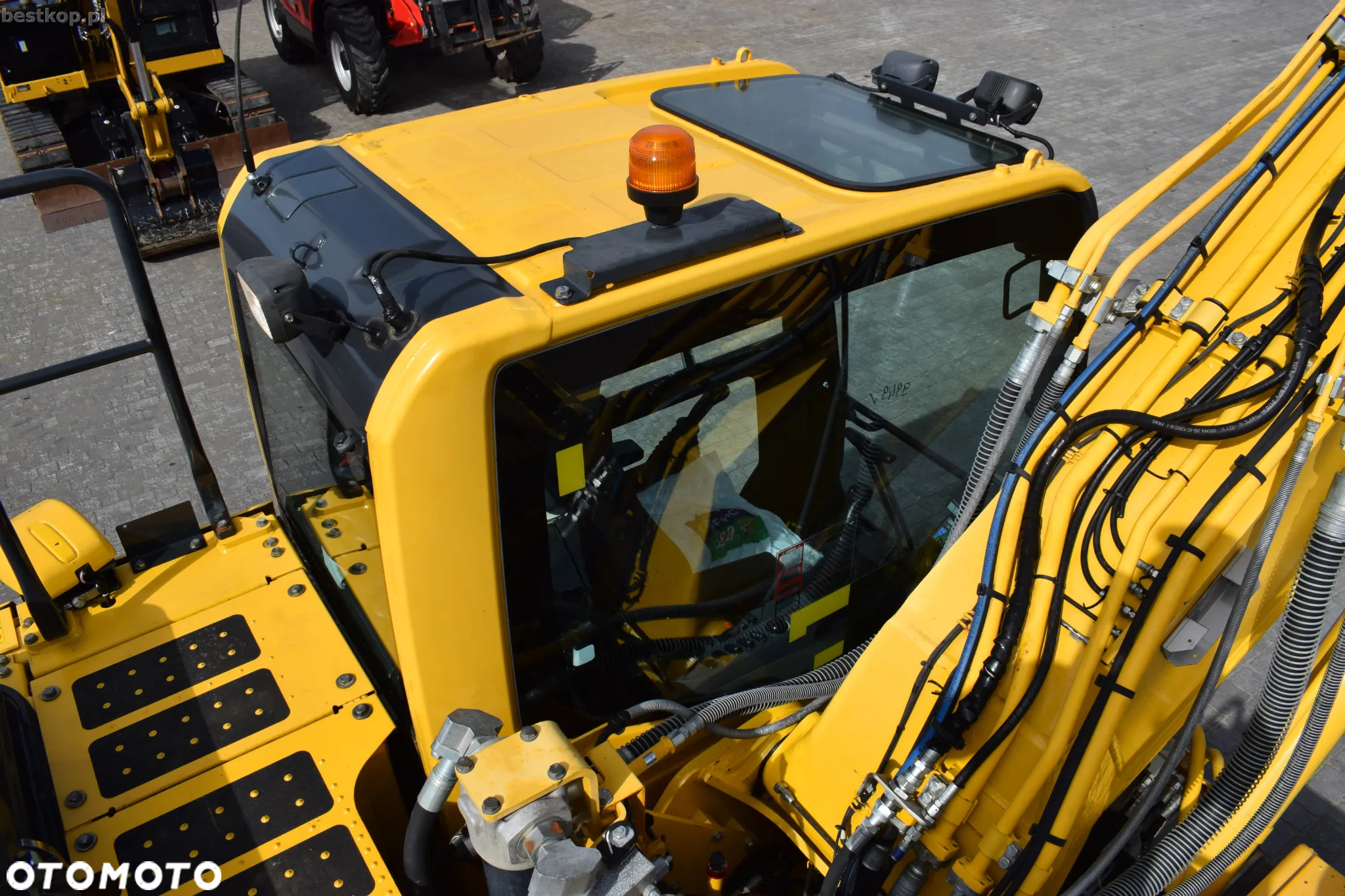 Komatsu PC210LC-11 - 26