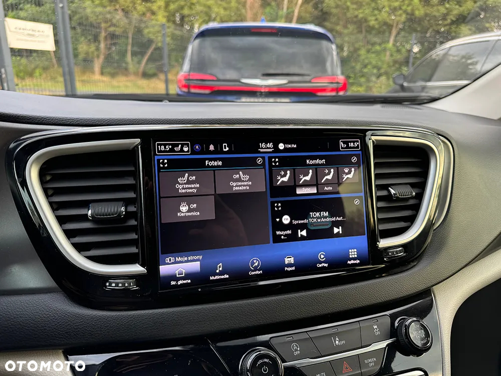 Chrysler Pacifica - 30