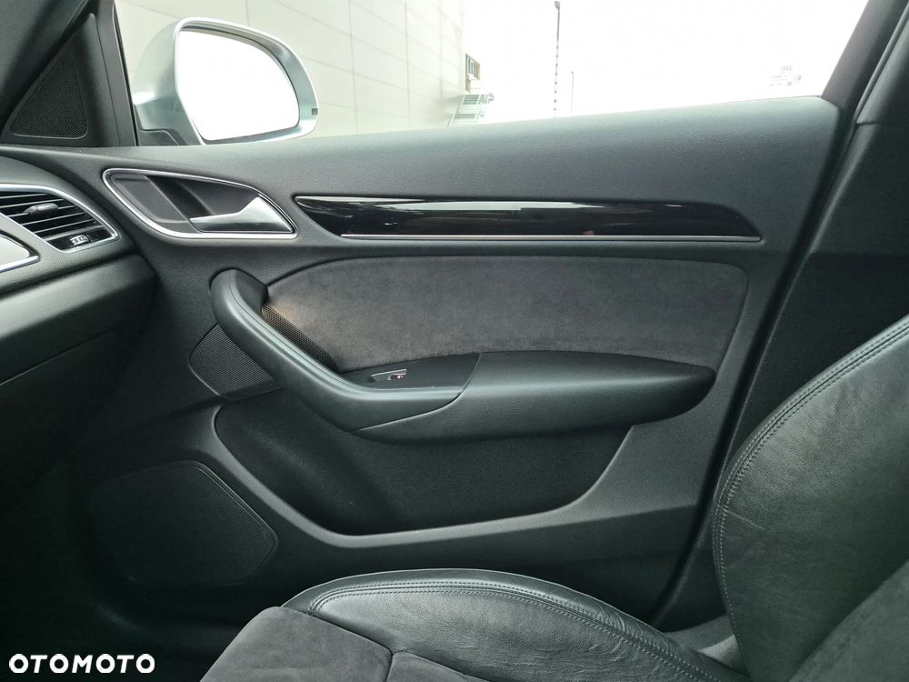 Audi RS Q3 2.5 TFSI quattro S tronic - 22