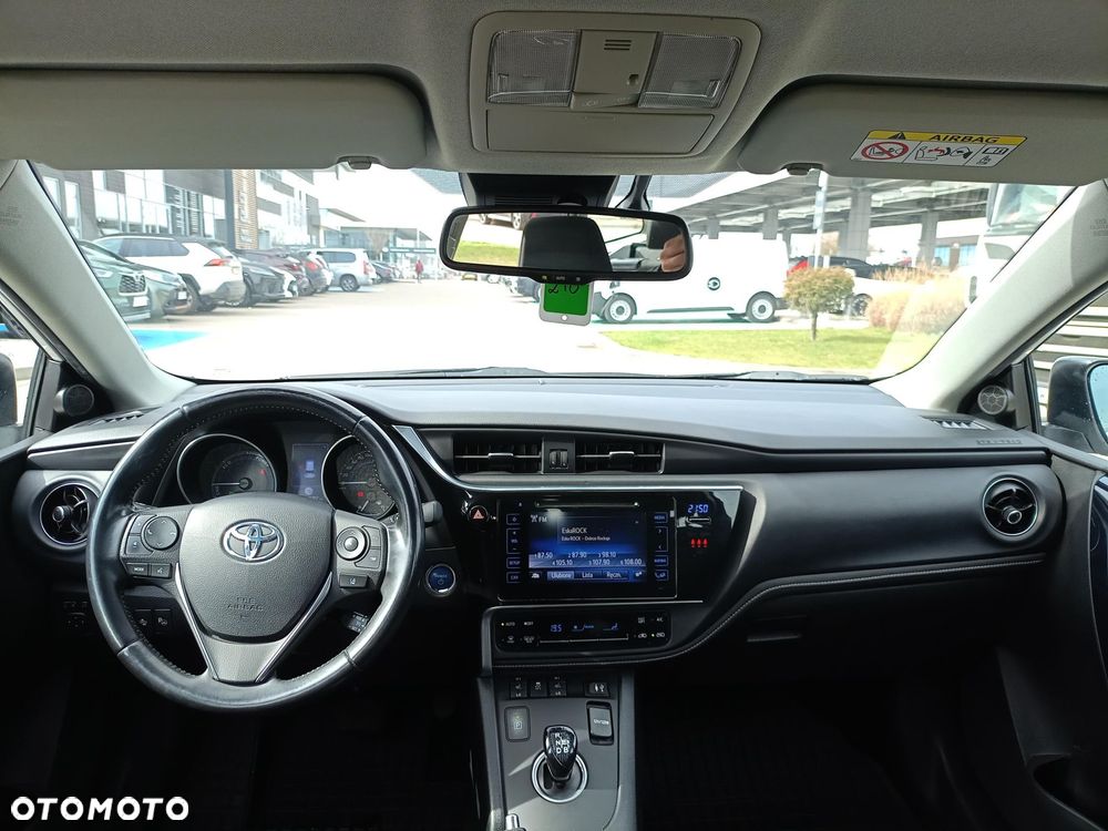 Toyota Auris Hybrid 135 Premium - 3