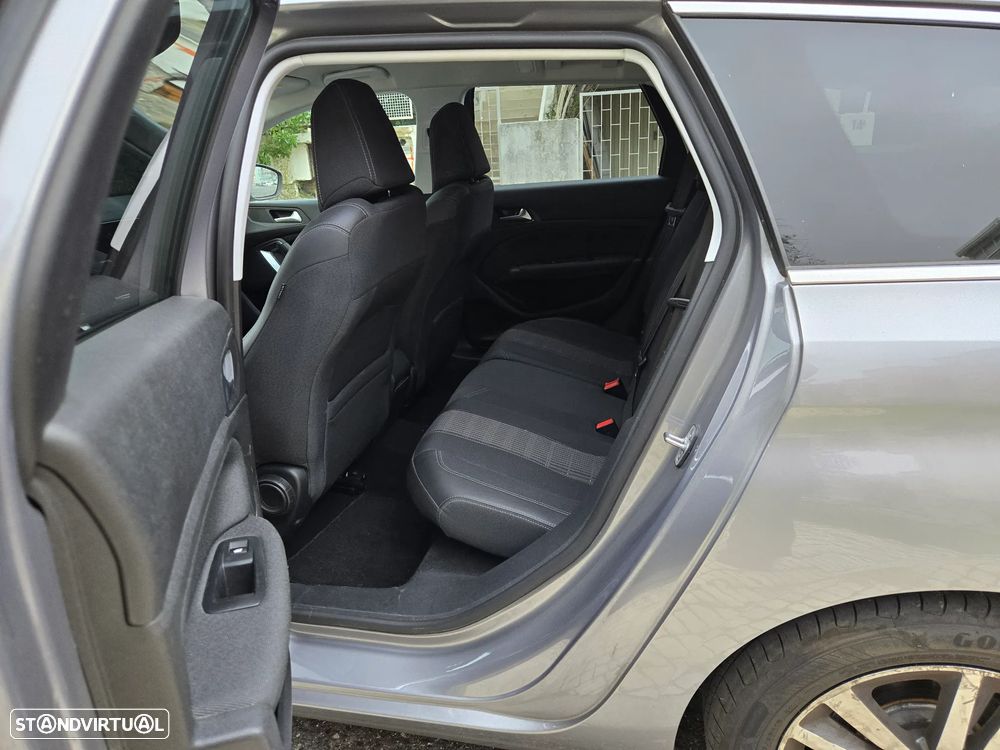 Peugeot 308 SW PureTech 130 GPF EAT8 Stop & Start Allure - 15