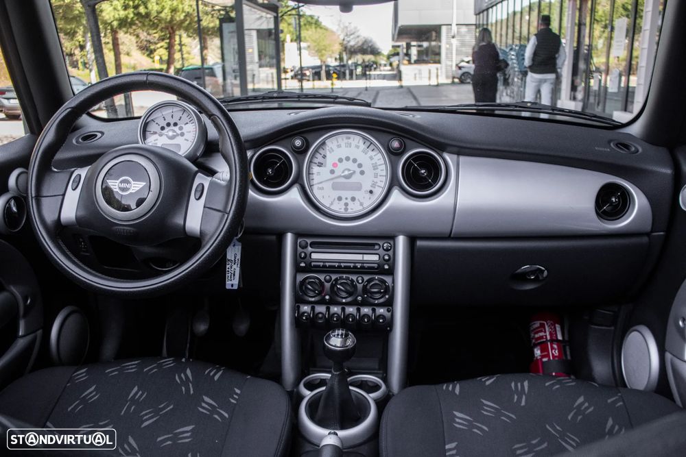 MINI Cabrio Cooper - 32