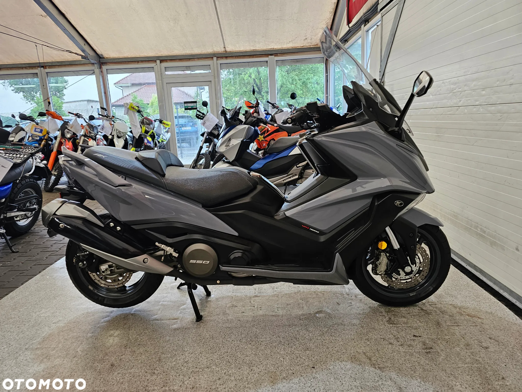 Kymco AK 550 - 34