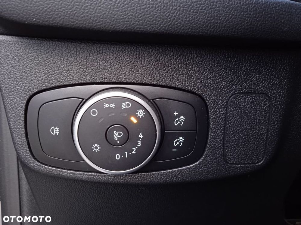 Ford Focus 1.0 EcoBoost Trend - 27