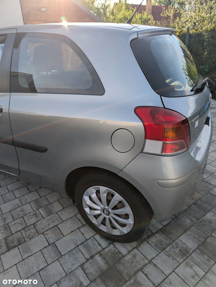 Toyota Yaris 1.4 D-4D Terra A/C - 14