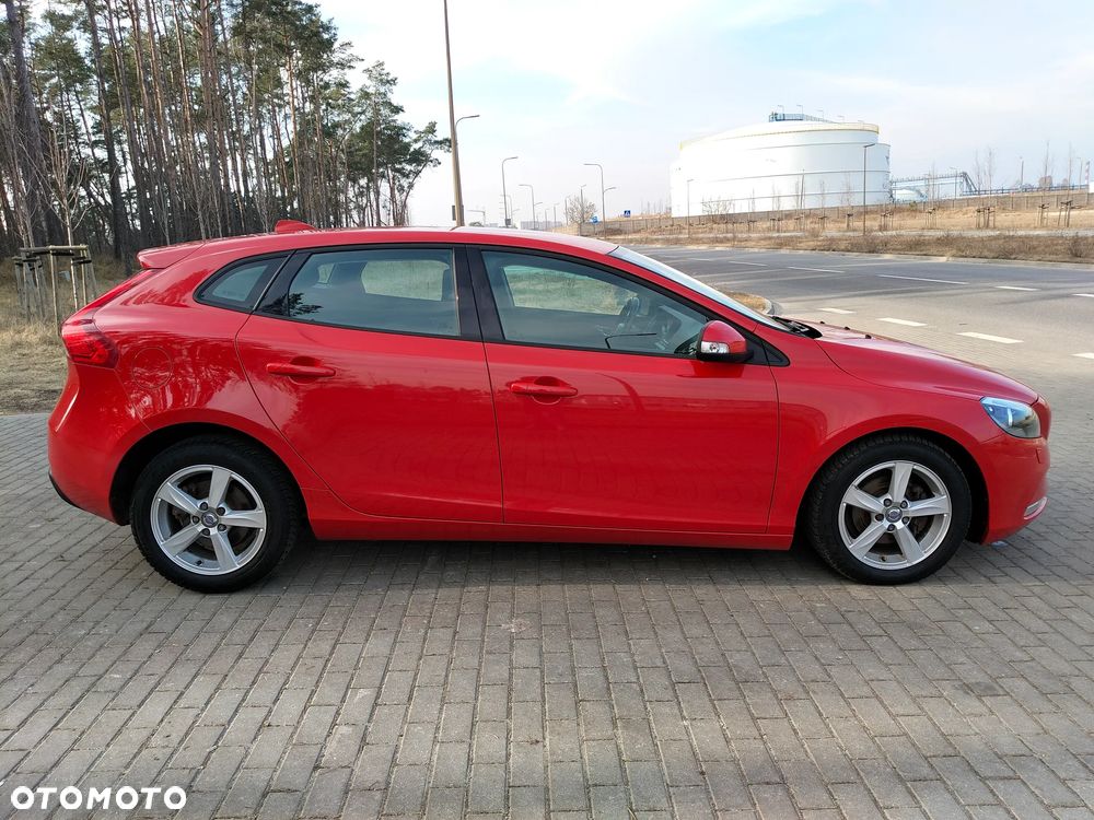 Volvo V40 D2 Momentum - 9