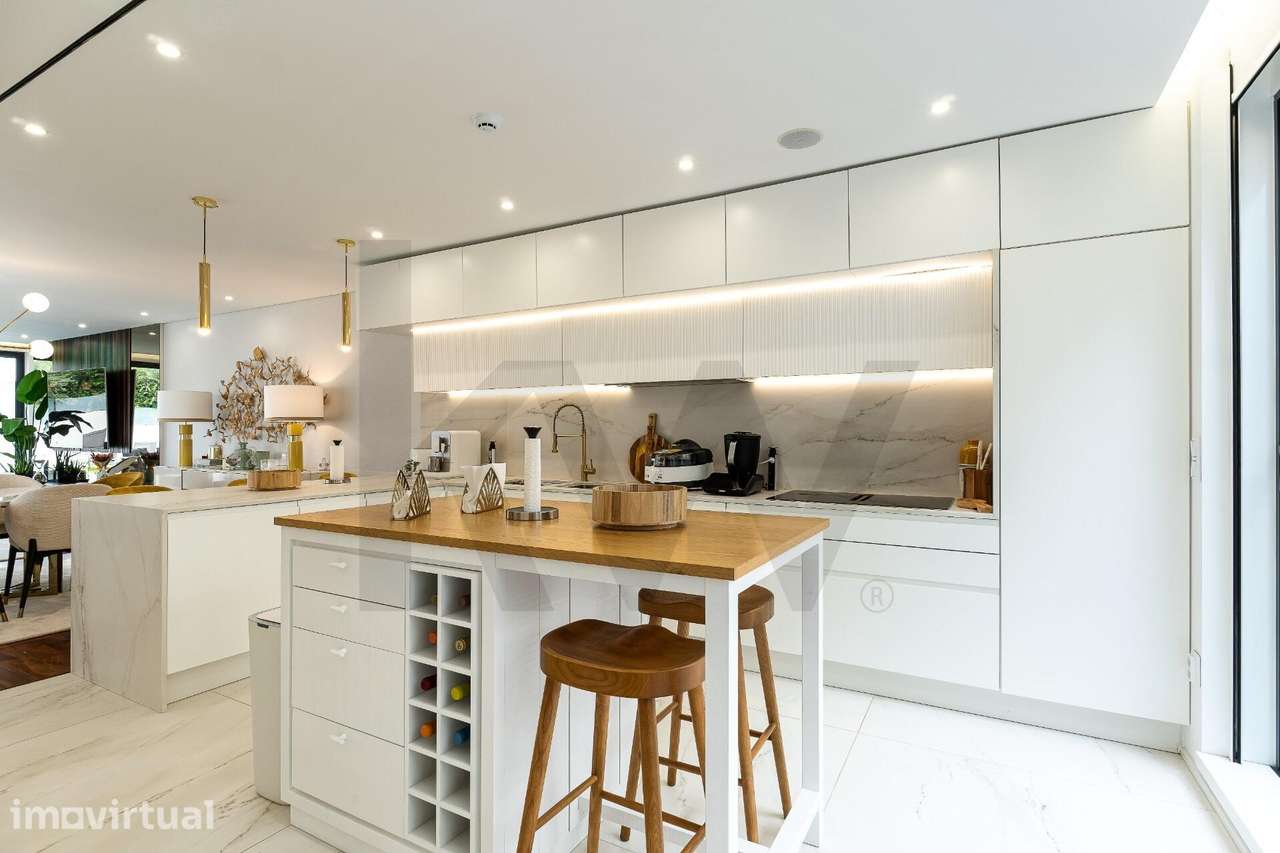 Moradia T3+1 contemporânea com piscina na Madalena - Grande imagem: 5/37