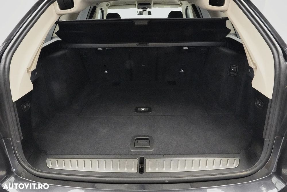 BMW Seria 5 520d - 28